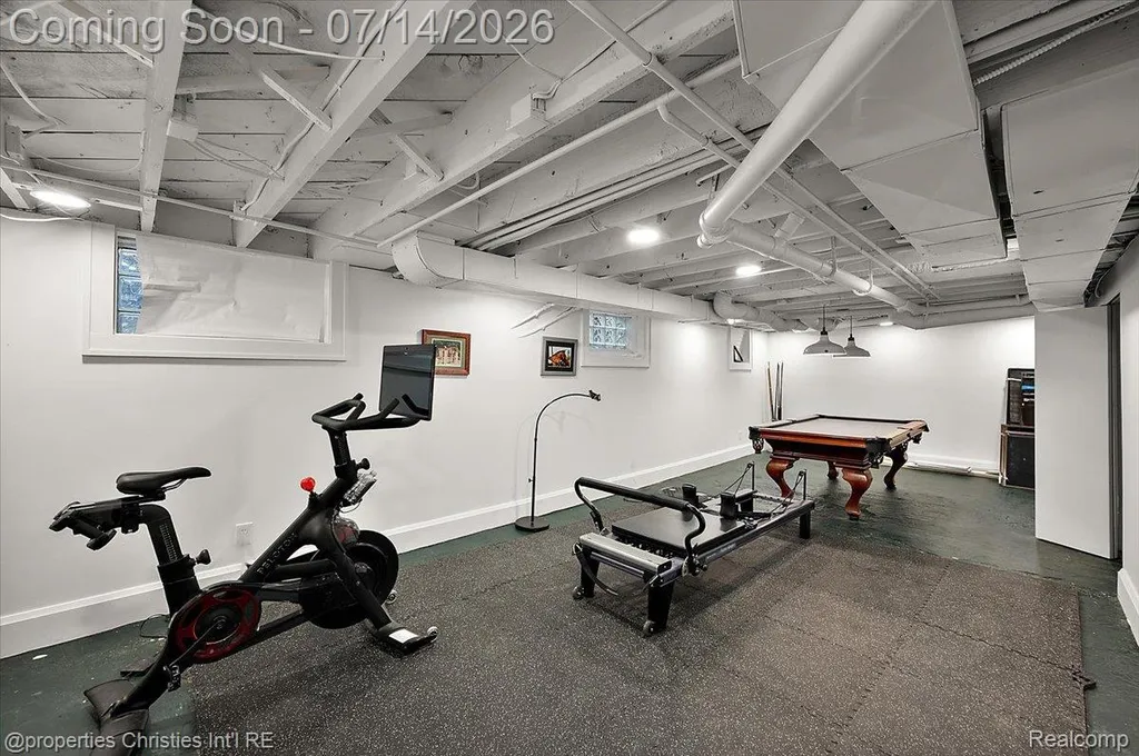 974 Ann Street Birmingham City MI 48009