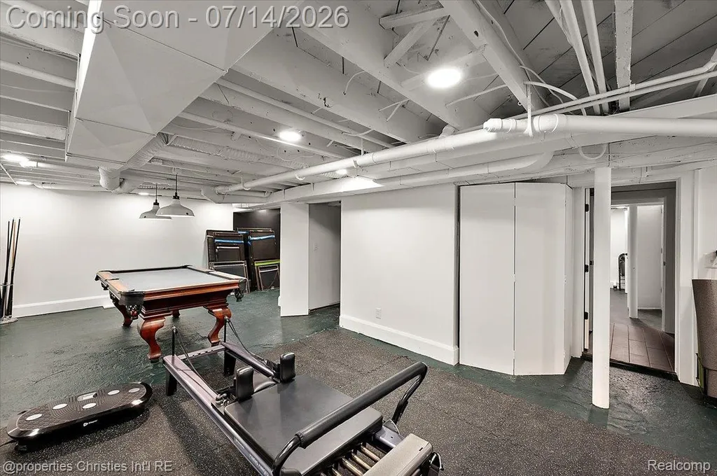 974 Ann Street Birmingham City MI 48009