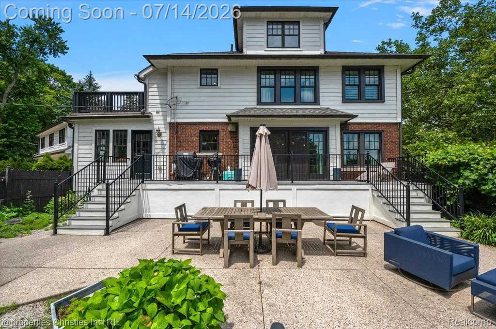 974 Ann Street Birmingham City MI 48009