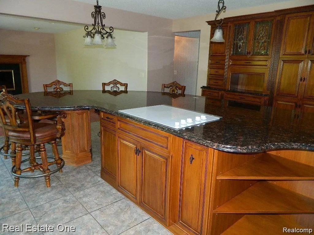 6927 Northpoint Drive Troy City MI 48085