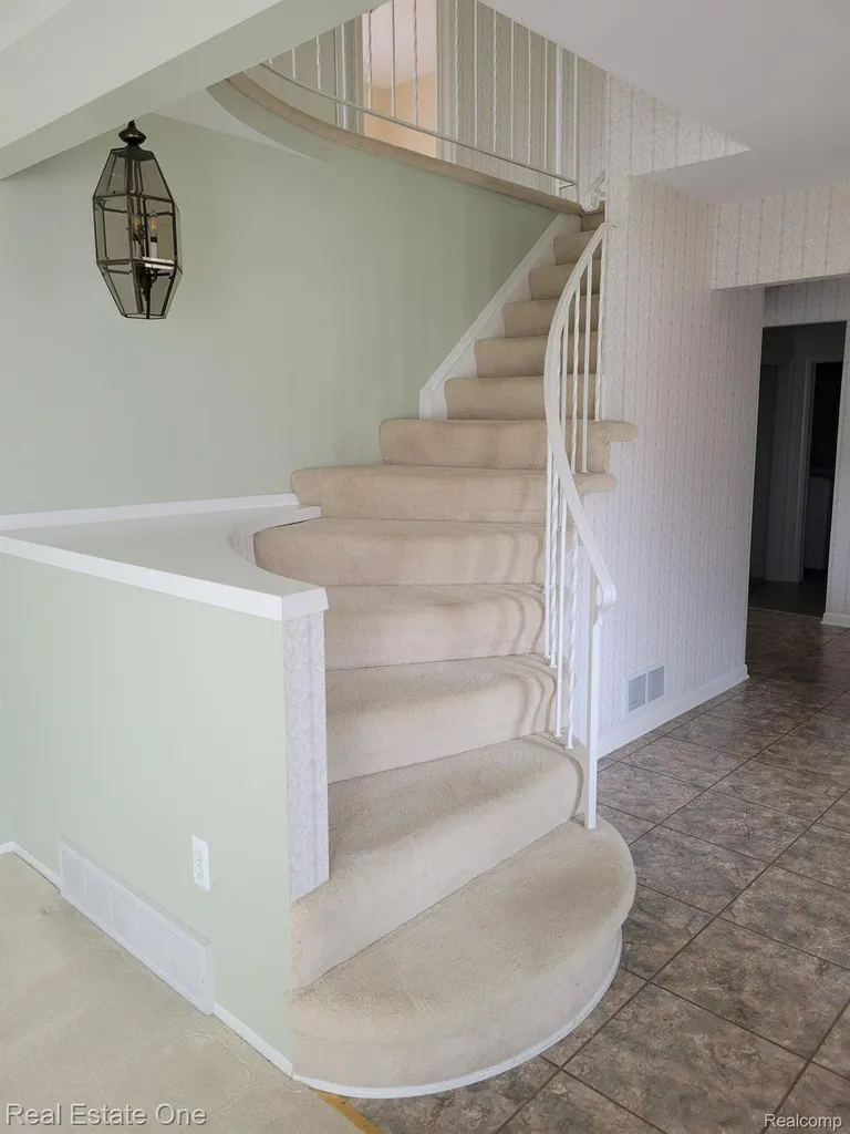 6927 Northpoint Drive Troy City MI 48085