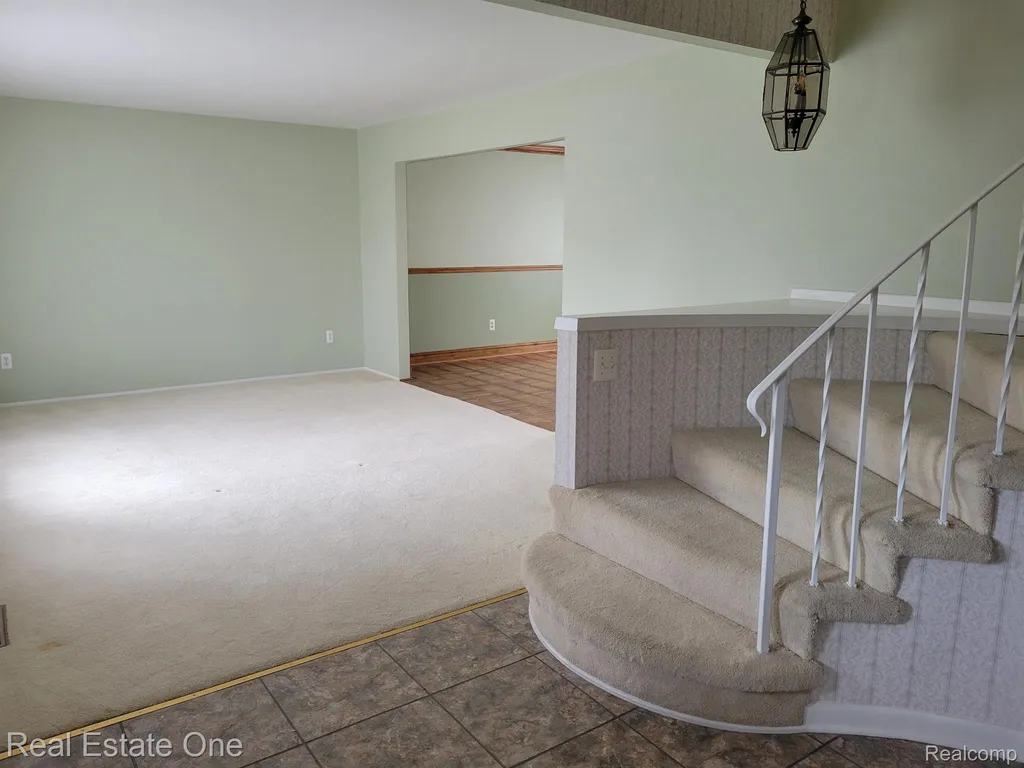 6927 Northpoint Drive Troy City MI 48085