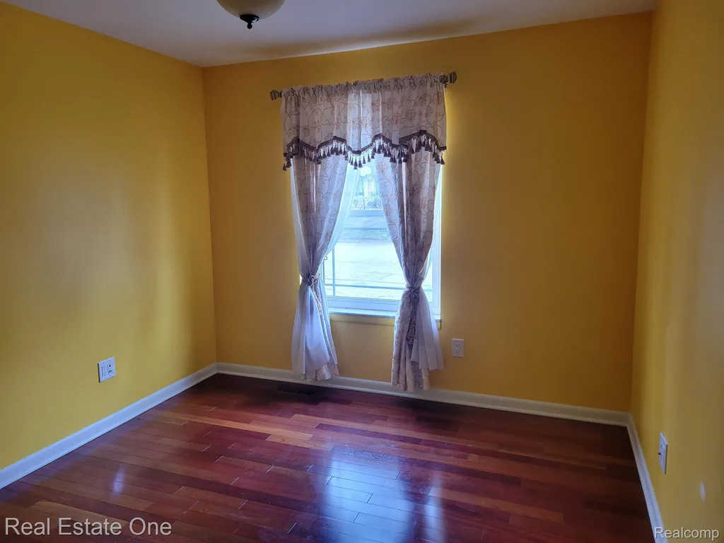 6927 Northpoint Drive Troy City MI 48085