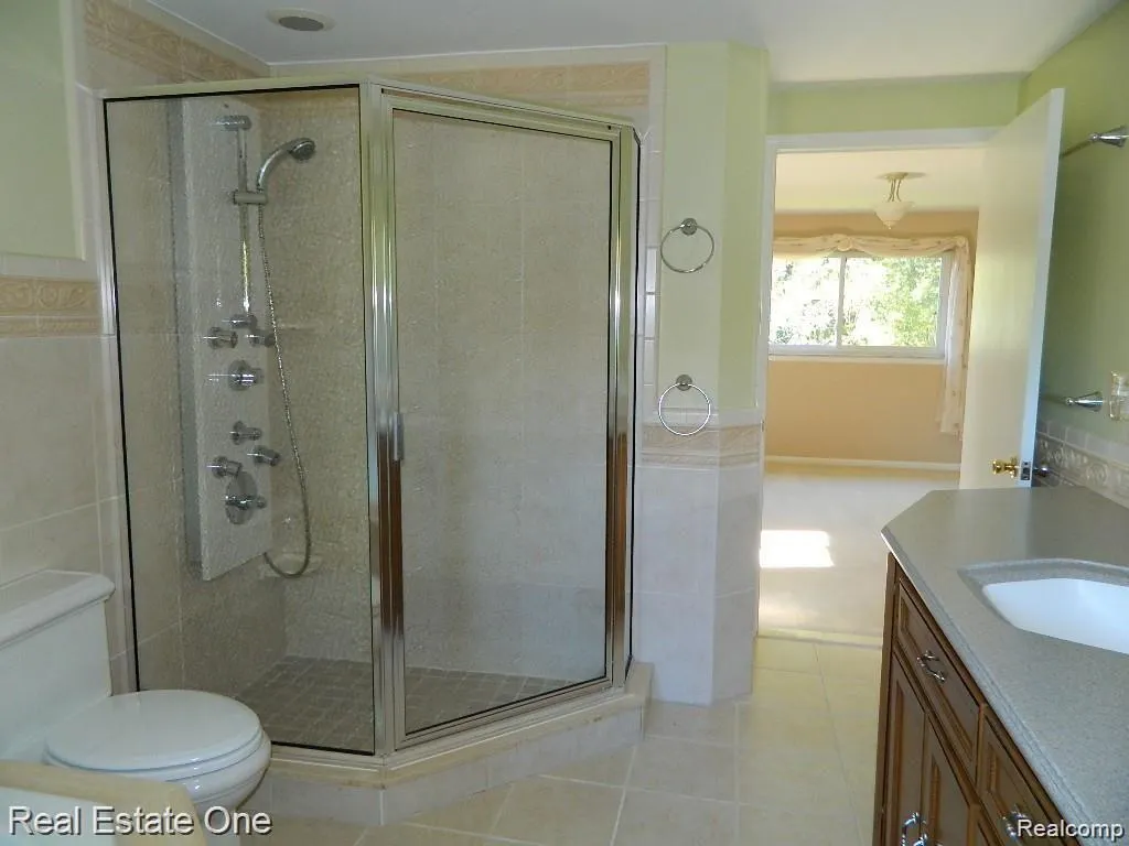 6927 Northpoint Drive Troy City MI 48085