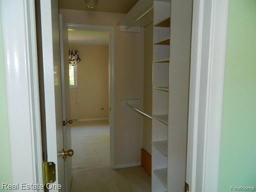 6927 Northpoint Drive Troy City MI 48085