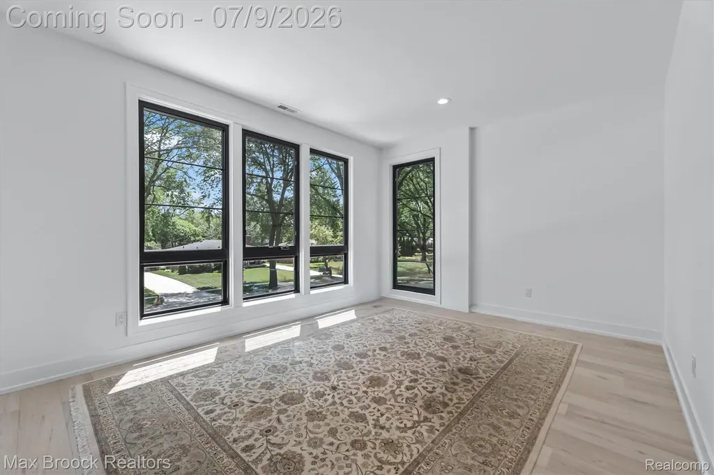 1673 Hazel Street Birmingham City MI 48009