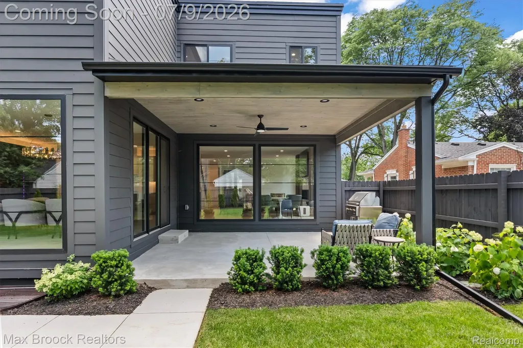 1673 Hazel Street Birmingham City MI 48009