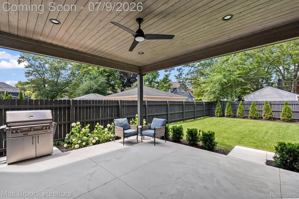 1673 Hazel Street Birmingham City MI 48009