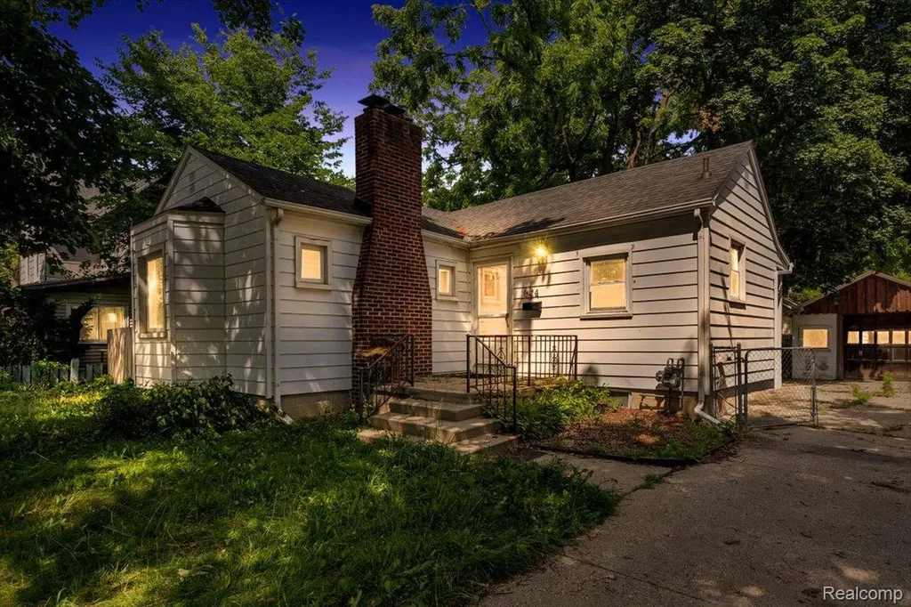 624 N Prospect Road Ypsilanti City MI 48198