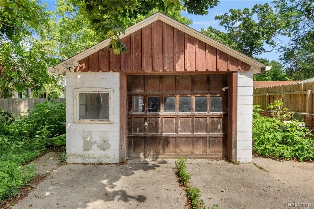 624 N Prospect Road Ypsilanti City MI 48198