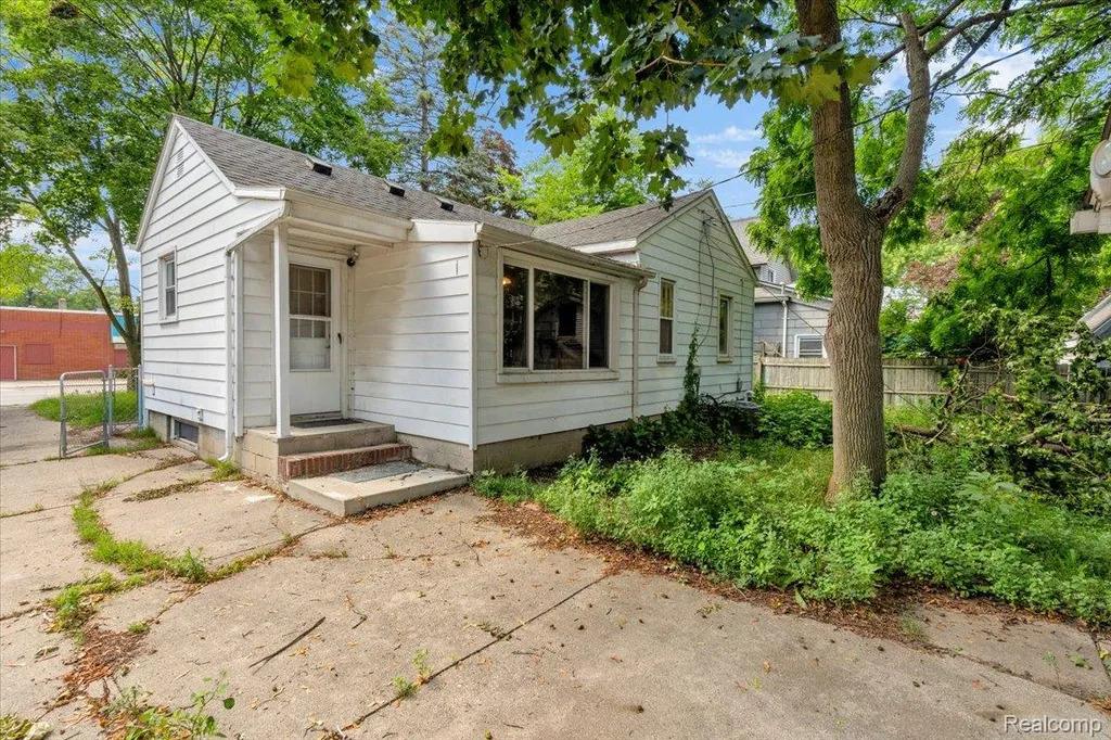 624 N Prospect Road Ypsilanti City MI 48198