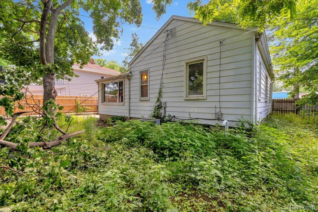 624 N Prospect Road Ypsilanti City MI 48198