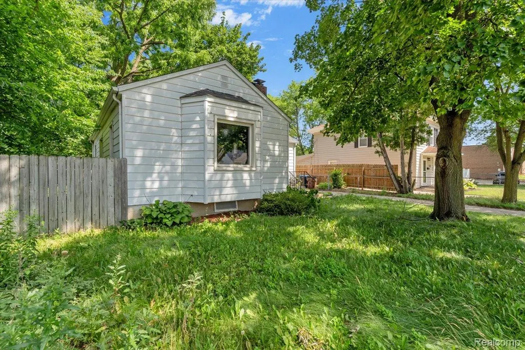 624 N Prospect Road Ypsilanti City MI 48198