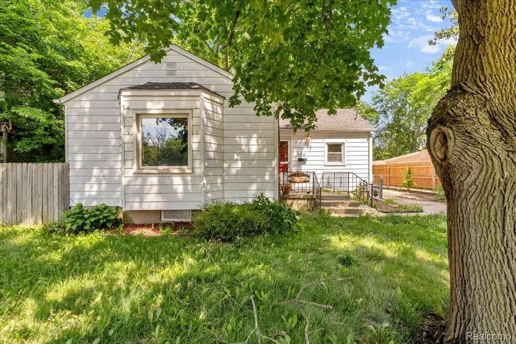 624 N Prospect Road Ypsilanti City MI 48198