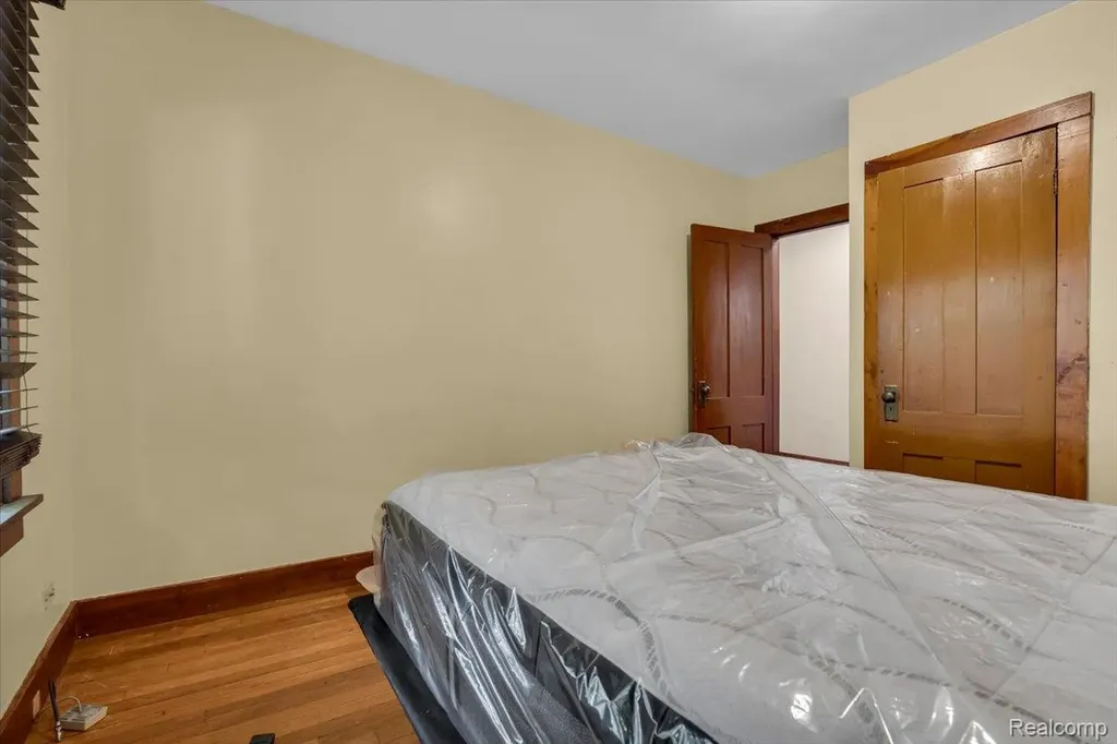 624 N Prospect Road Ypsilanti City MI 48198