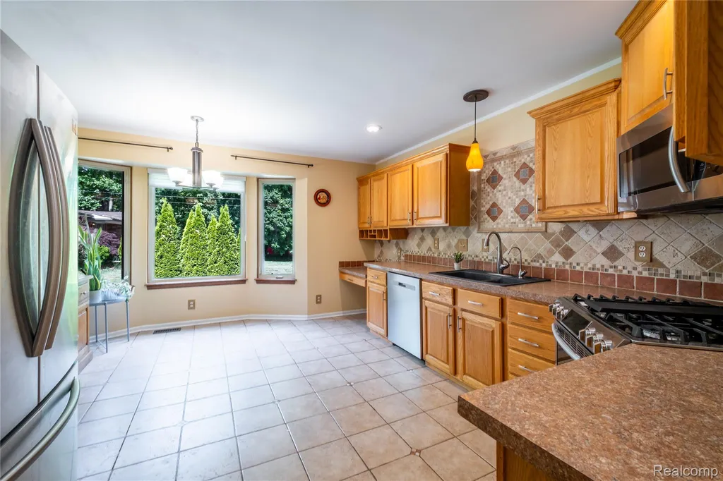 3483 Lahring Road Fenton Charter Township MI 48451