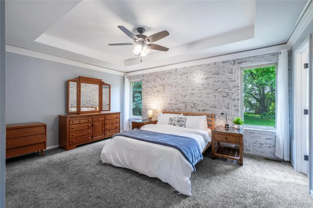 3483 Lahring Road Fenton Charter Township MI 48451