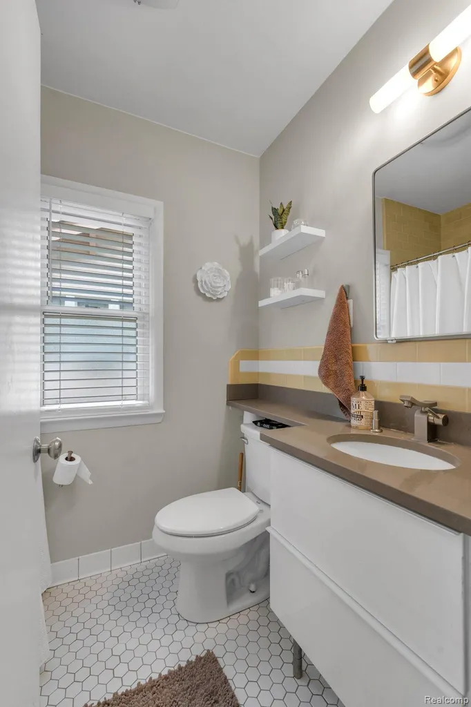 21 Devonshire Road Pleasant Ridge City MI 48069