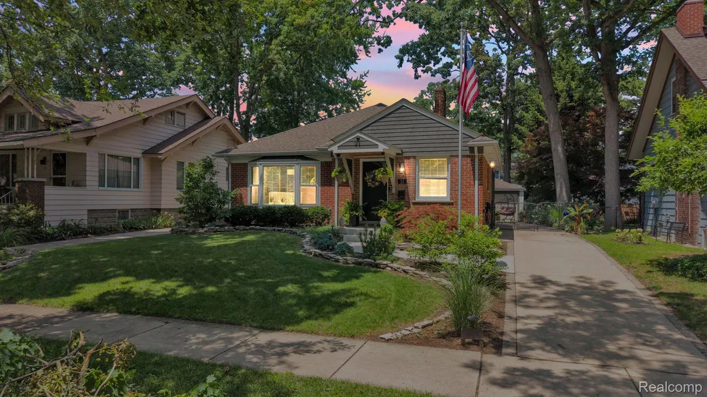 21 Devonshire Road Pleasant Ridge City MI 48069