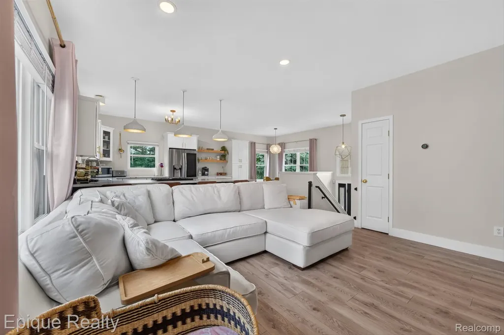 3036 Hawks Avenue Pittsfield Charter Township MI 48108