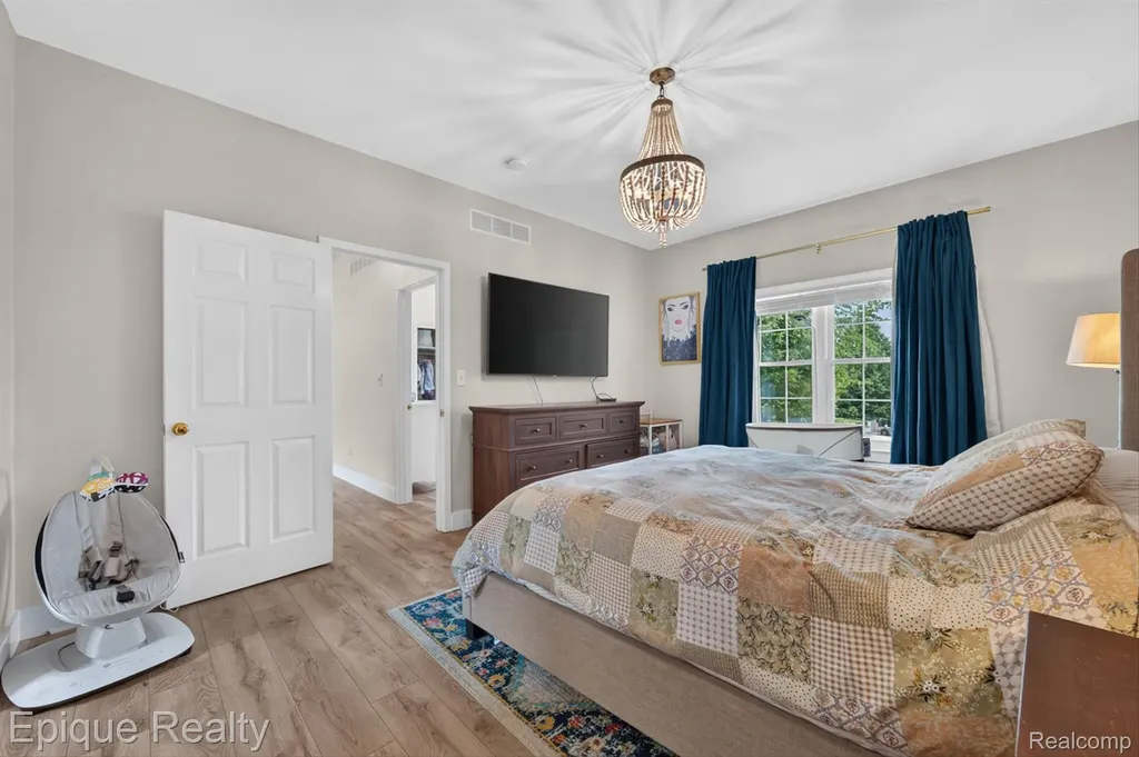 3036 Hawks Avenue Pittsfield Charter Township MI 48108