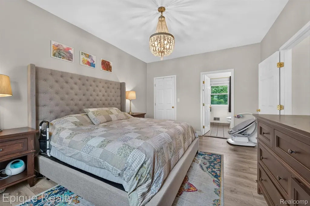 3036 Hawks Avenue Pittsfield Charter Township MI 48108