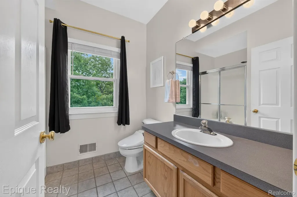 3036 Hawks Avenue Pittsfield Charter Township MI 48108