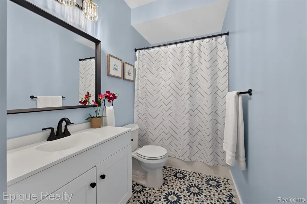 3036 Hawks Avenue Pittsfield Charter Township MI 48108