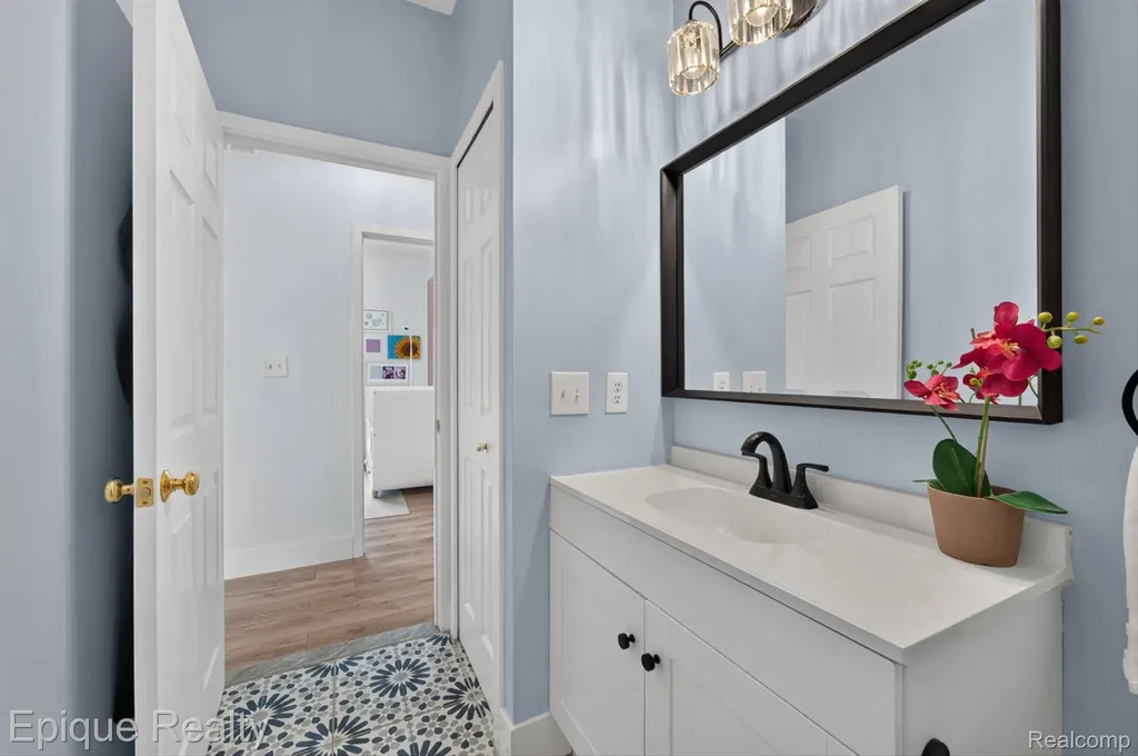 3036 Hawks Avenue Pittsfield Charter Township MI 48108