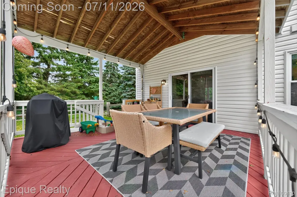 3036 Hawks Avenue Pittsfield Charter Township MI 48108
