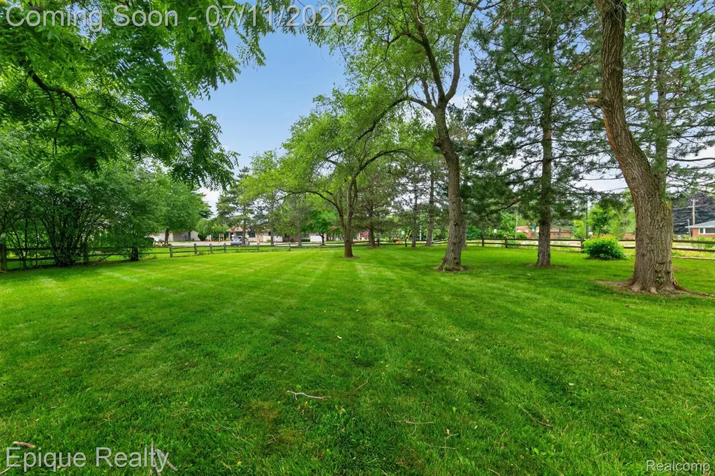 3036 Hawks Avenue Pittsfield Charter Township MI 48108