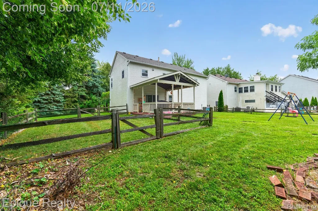 3036 Hawks Avenue Pittsfield Charter Township MI 48108