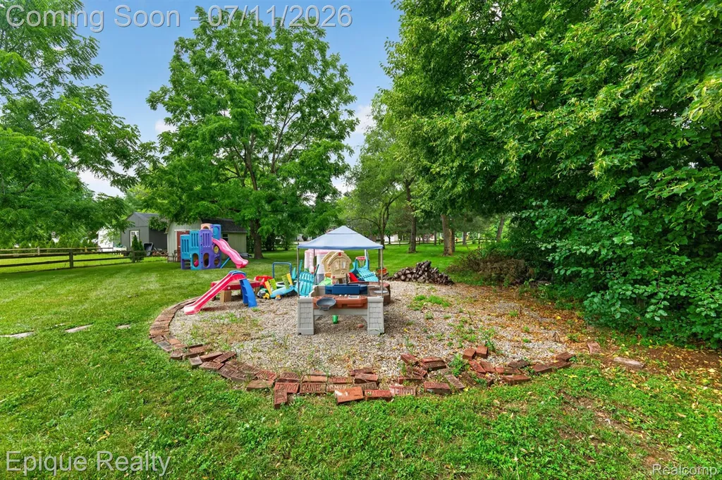 3036 Hawks Avenue Pittsfield Charter Township MI 48108