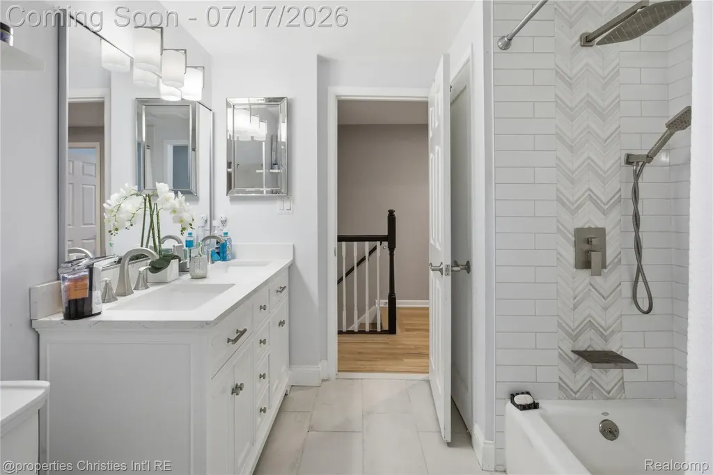 5569 Tadworth Place West Bloomfield Charter Township MI 48322