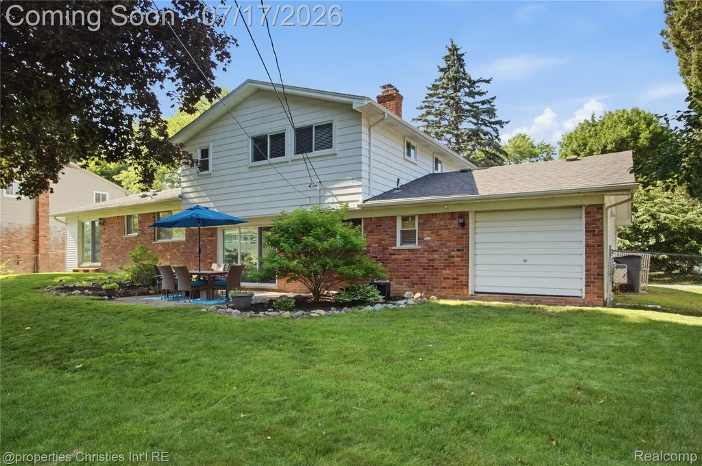 5569 Tadworth Place West Bloomfield Charter Township MI 48322