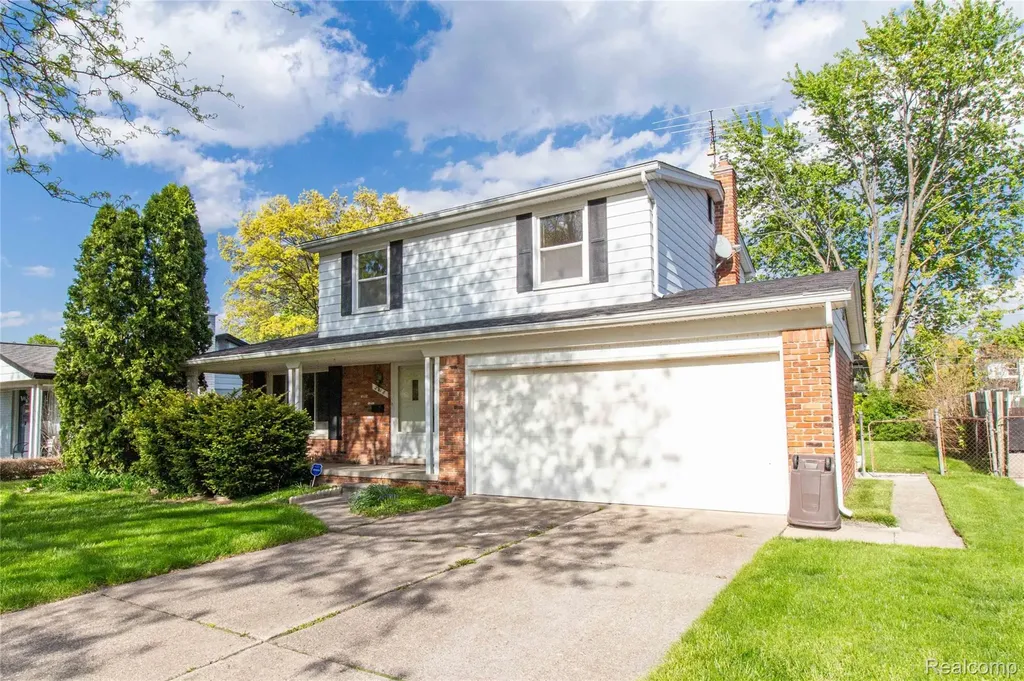 2118 Alexander Drive Troy City MI 48083