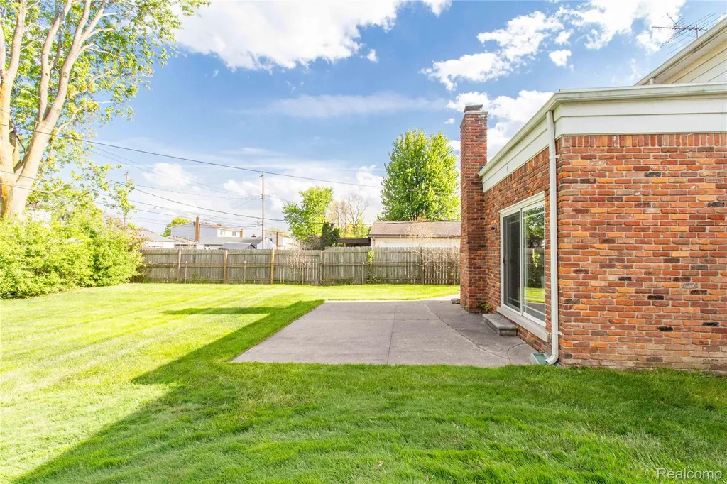 2118 Alexander Drive Troy City MI 48083