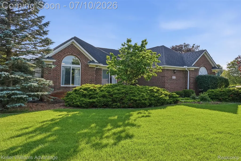 9722 Sunnywood Trail Green Oak Township MI 48178