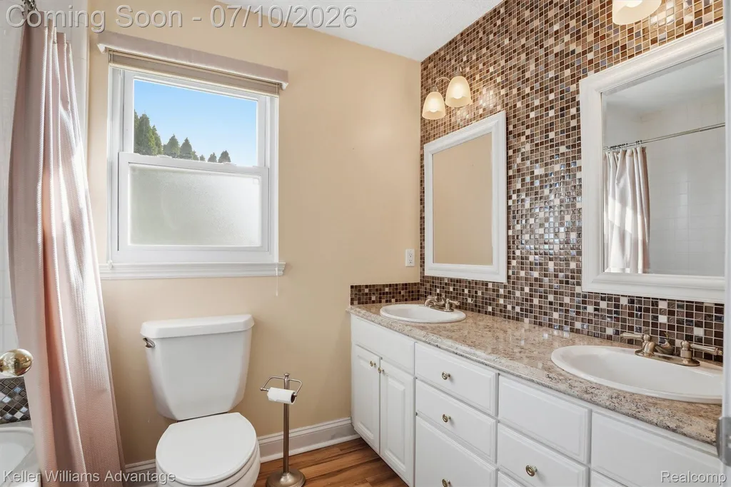9722 Sunnywood Trail Green Oak Township MI 48178