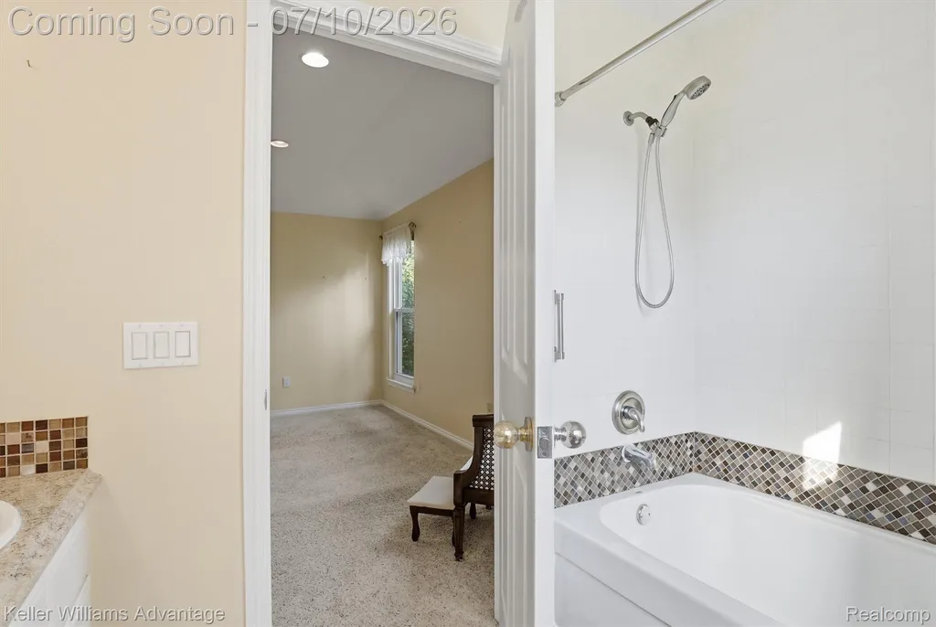 9722 Sunnywood Trail Green Oak Township MI 48178