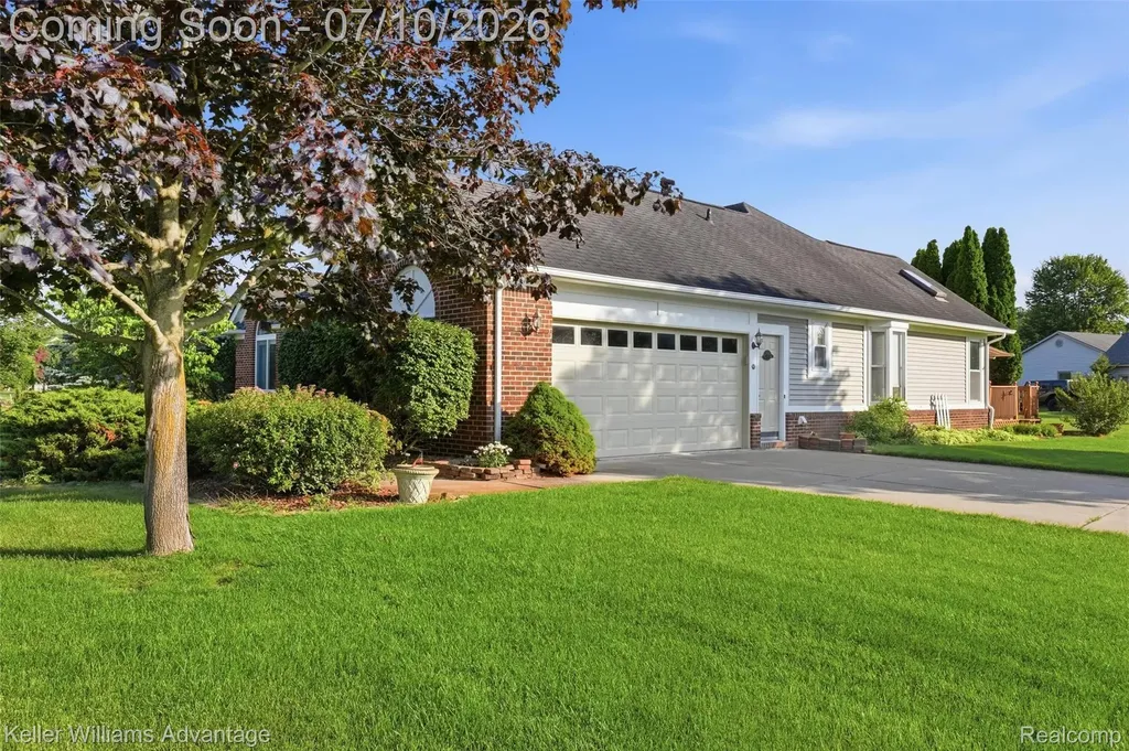 9722 Sunnywood Trail Green Oak Township MI 48178