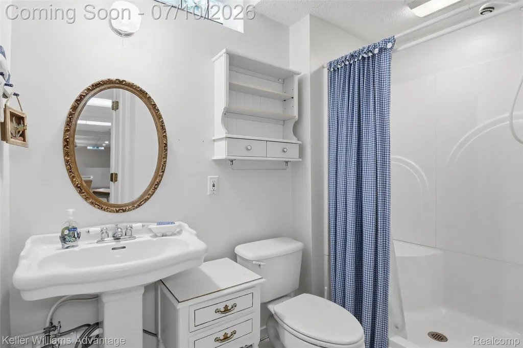 9722 Sunnywood Trail Green Oak Township MI 48178