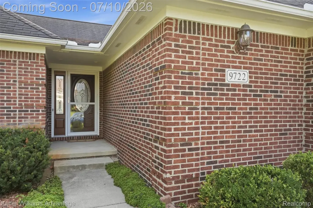 9722 Sunnywood Trail Green Oak Township MI 48178
