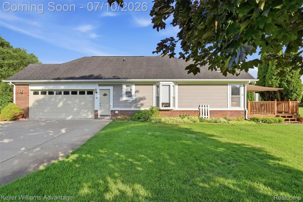 9722 Sunnywood Trail Green Oak Township MI 48178