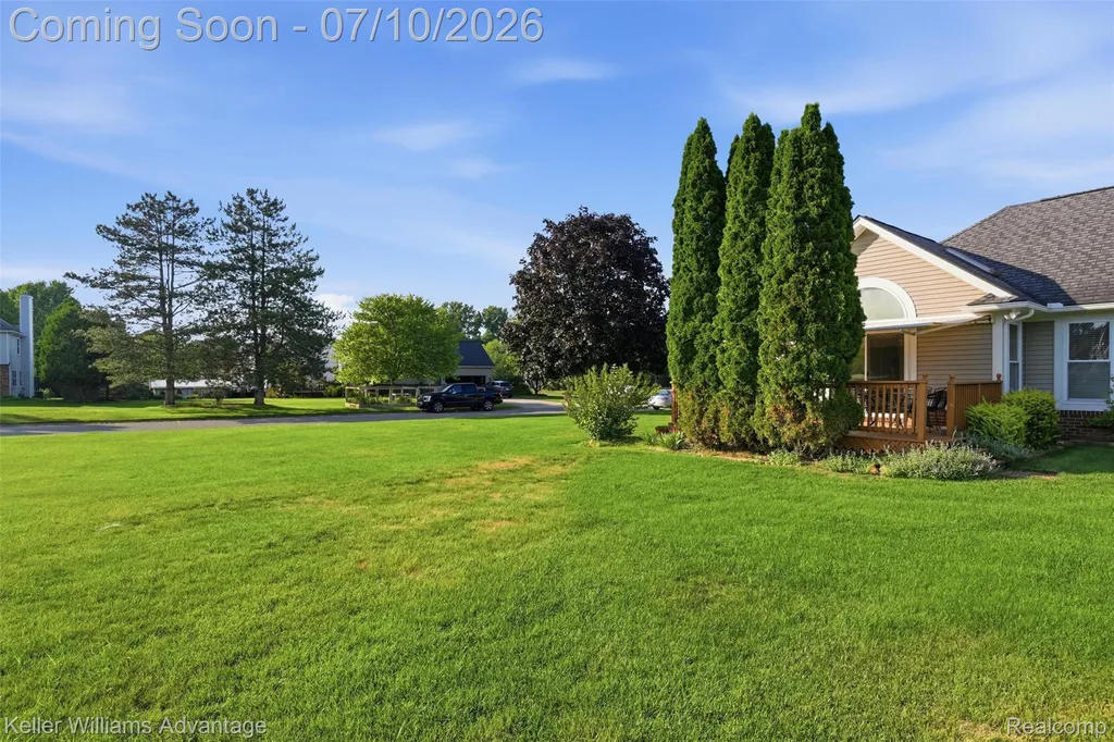 9722 Sunnywood Trail Green Oak Township MI 48178