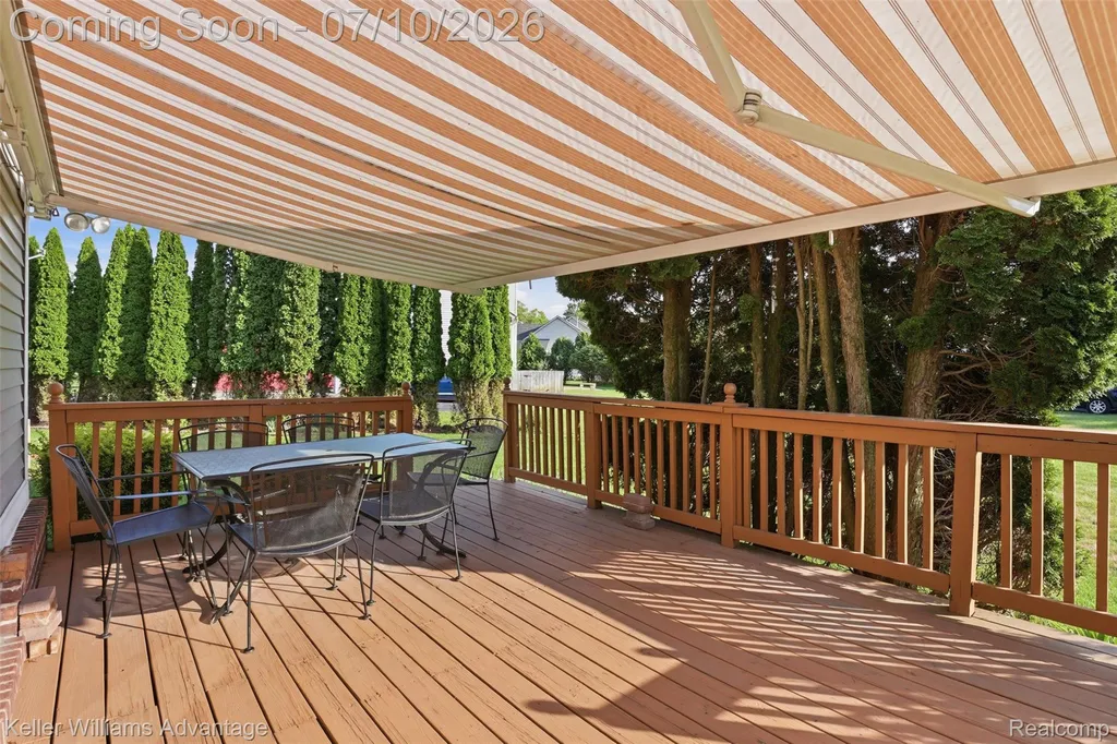 9722 Sunnywood Trail Green Oak Township MI 48178