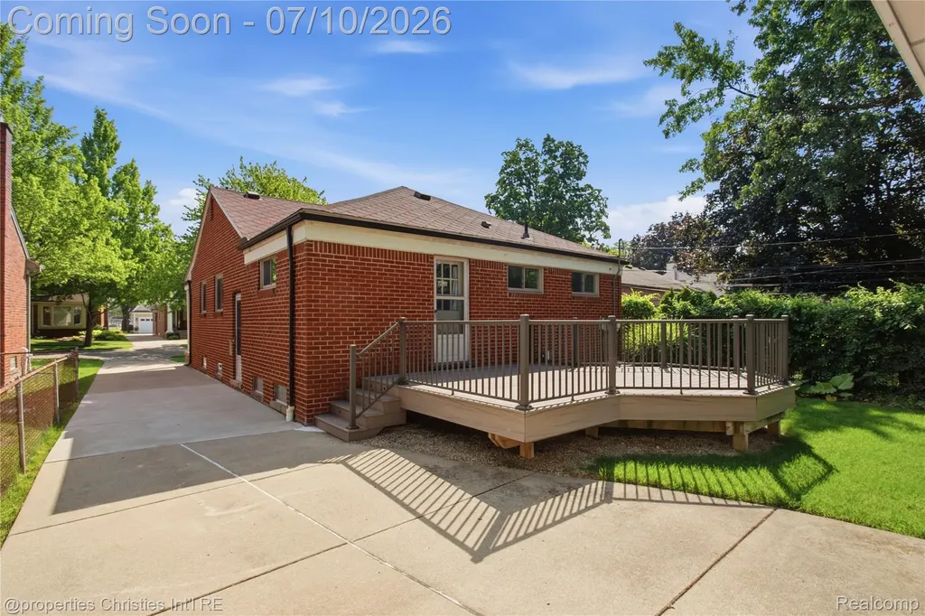 1532 Cheltenham Road Birmingham City MI 48009