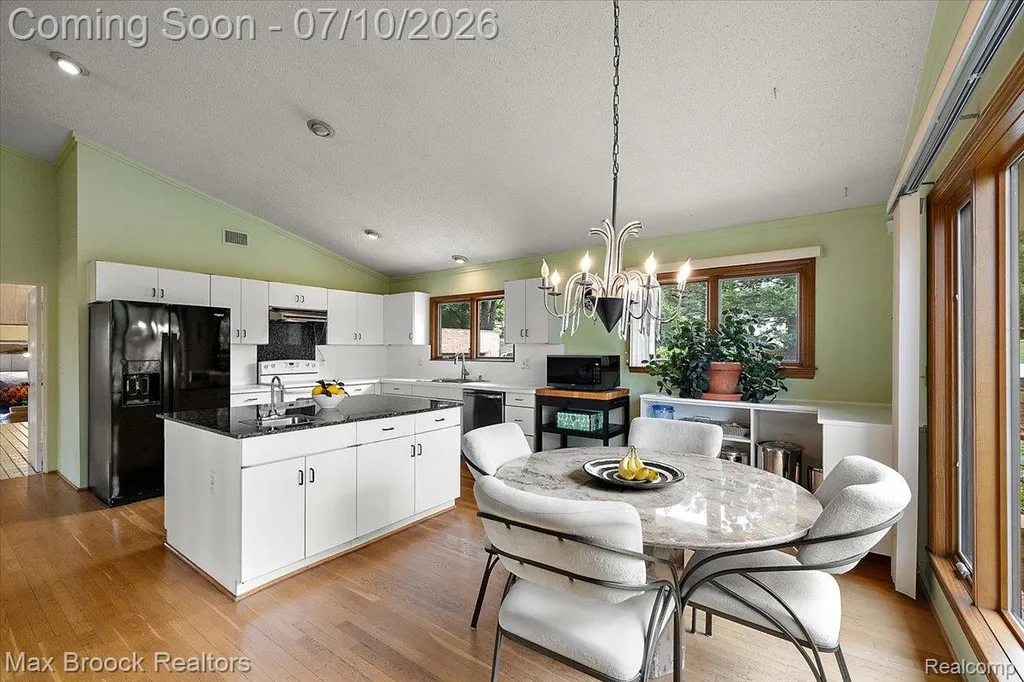 1808 Moors Court Bloomfield Hills City MI 48302