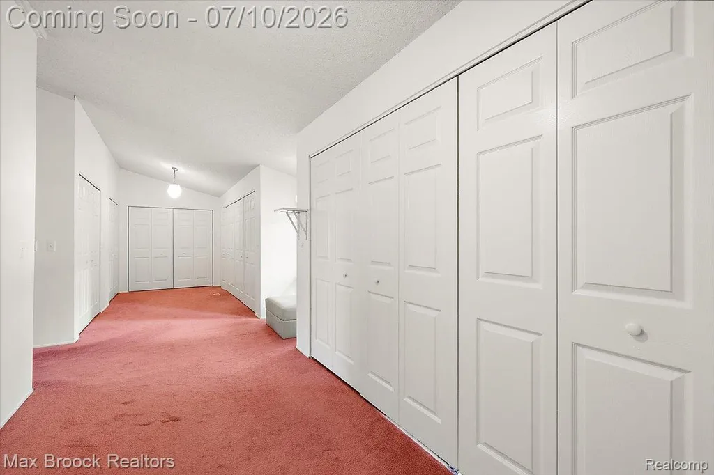 1808 Moors Court Bloomfield Hills City MI 48302
