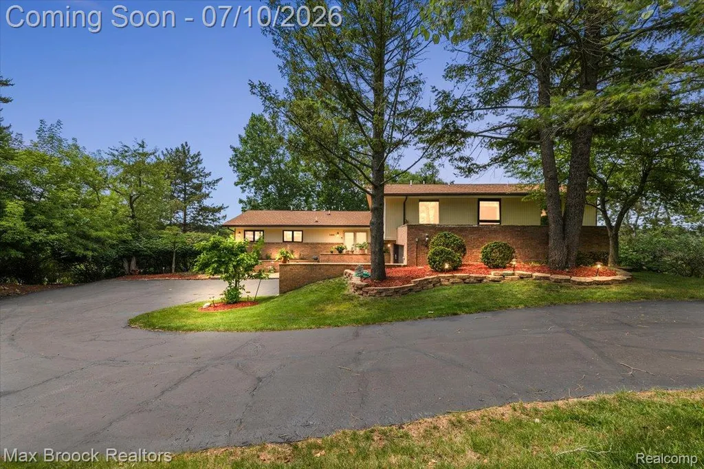 1808 Moors Court Bloomfield Hills City MI 48302